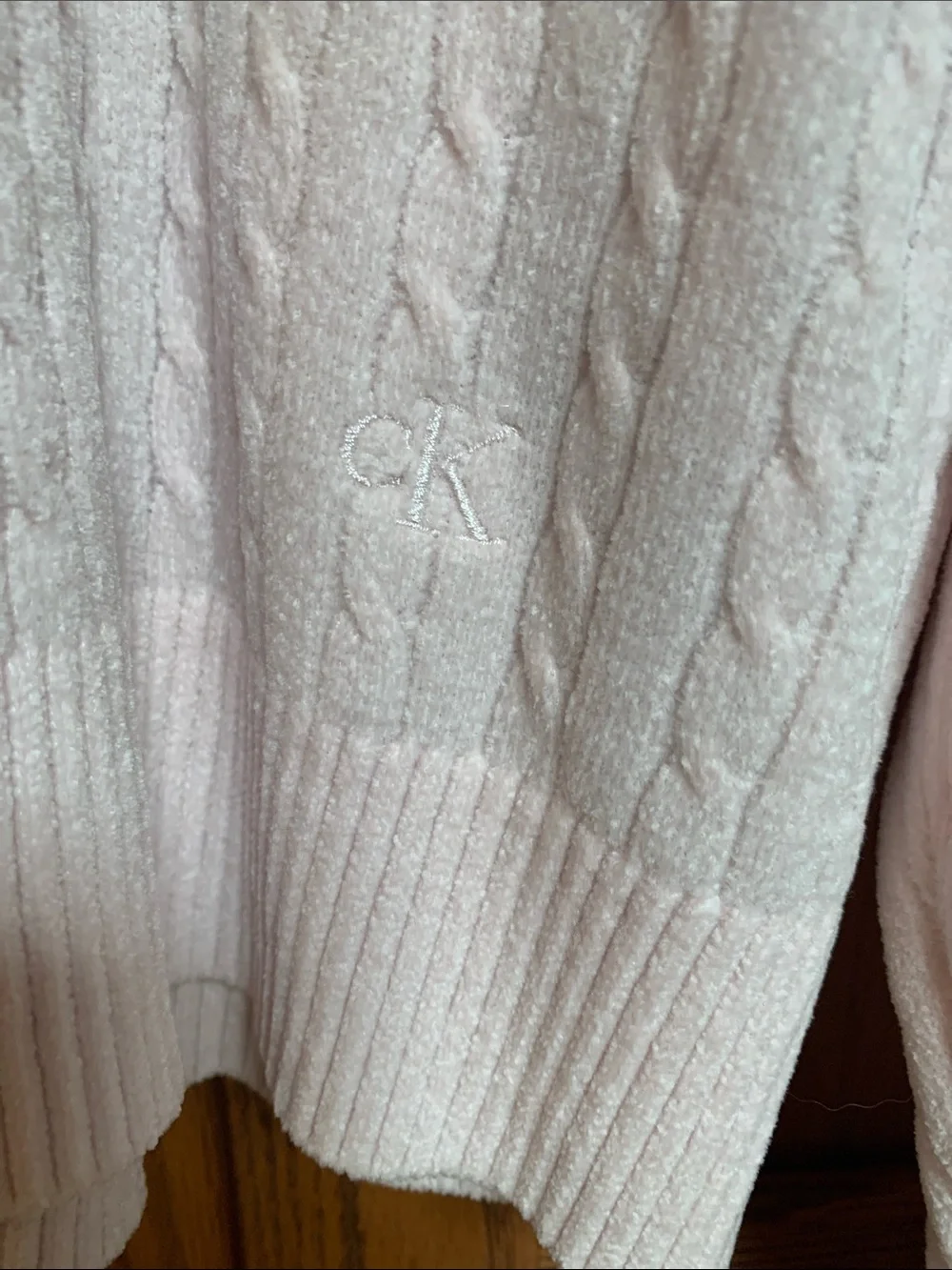 Calvin Klein lightweight cable